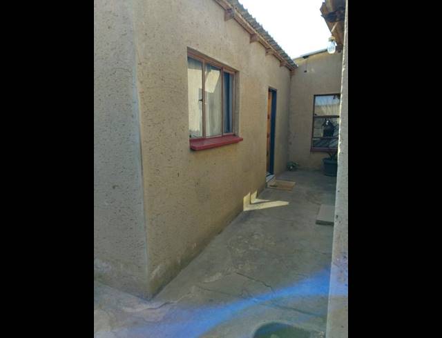 2 BEDROOM HOUSE FOR SALE IN MAPETLA